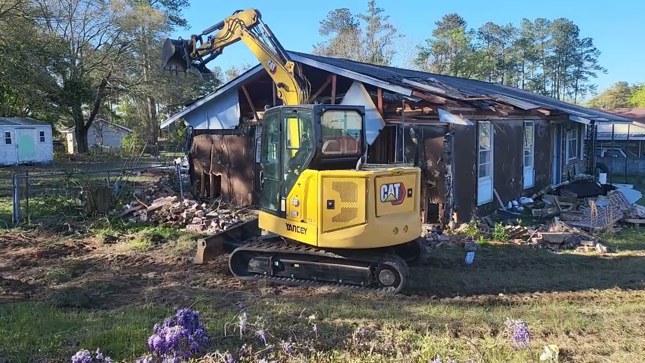 Demolition Contractor Evans GA | Heavy Material Removal Process | Junk In The Box