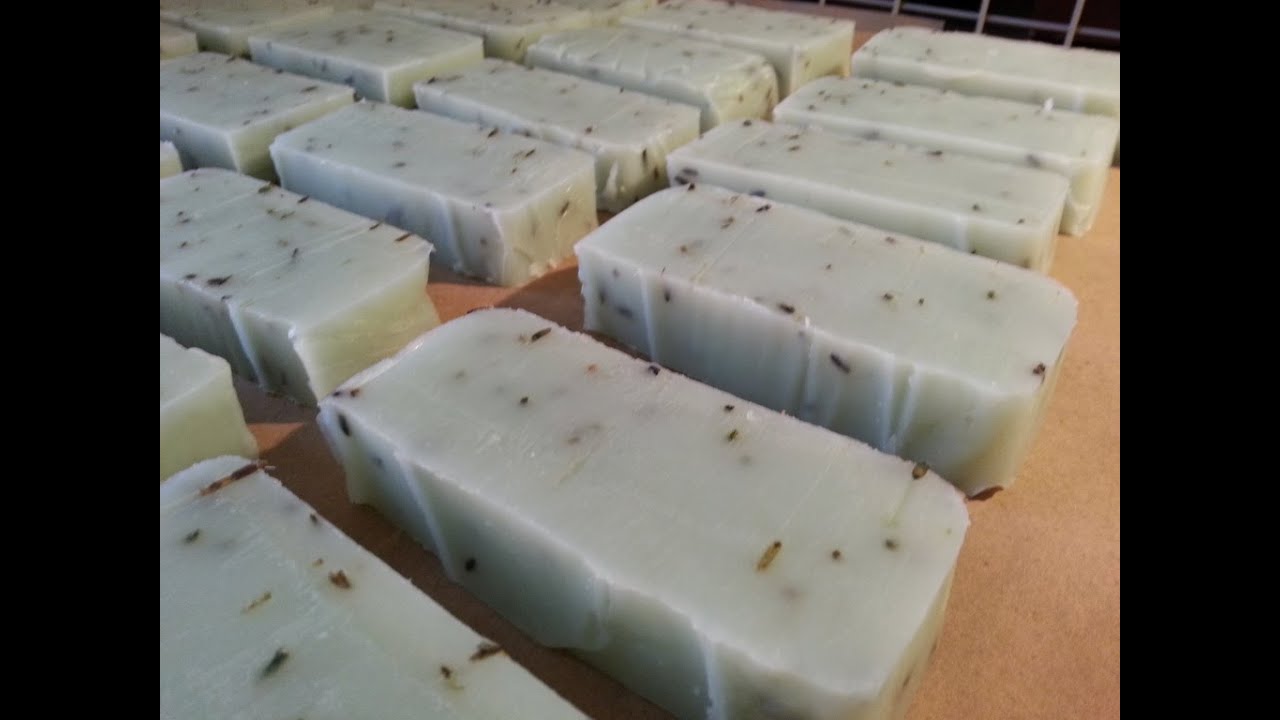 SAPONE FATTO IN CASA CON BURRO DI KARITE ALLA LAVANDA