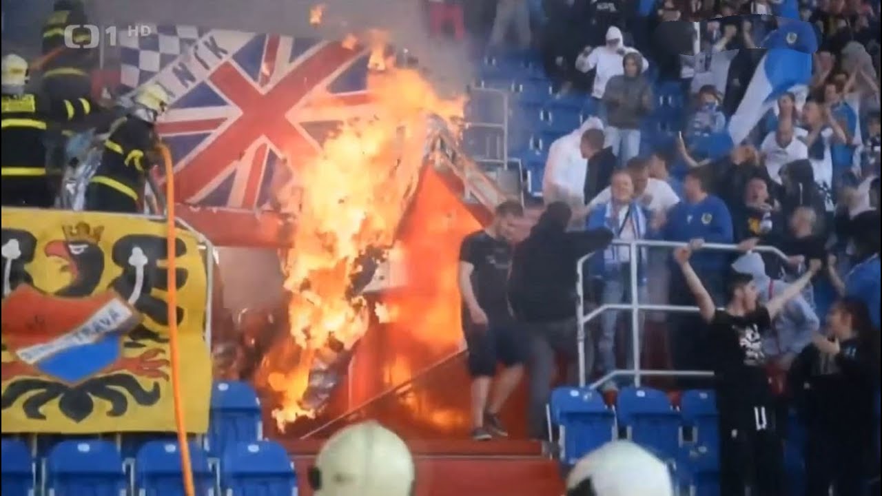 Pyrotechnika na stadionech (Události ČT 1.2. 2022)
