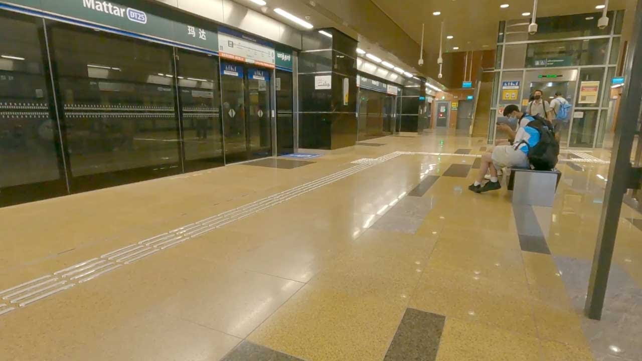 Singapore MRT ride from Mattar to Nicoll Highway train station