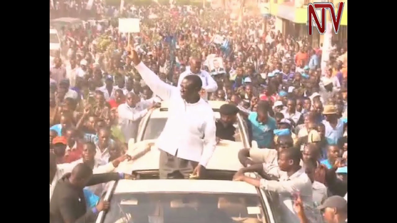Besigye receives rousing welcome in Mbarara, assures supporters of victory