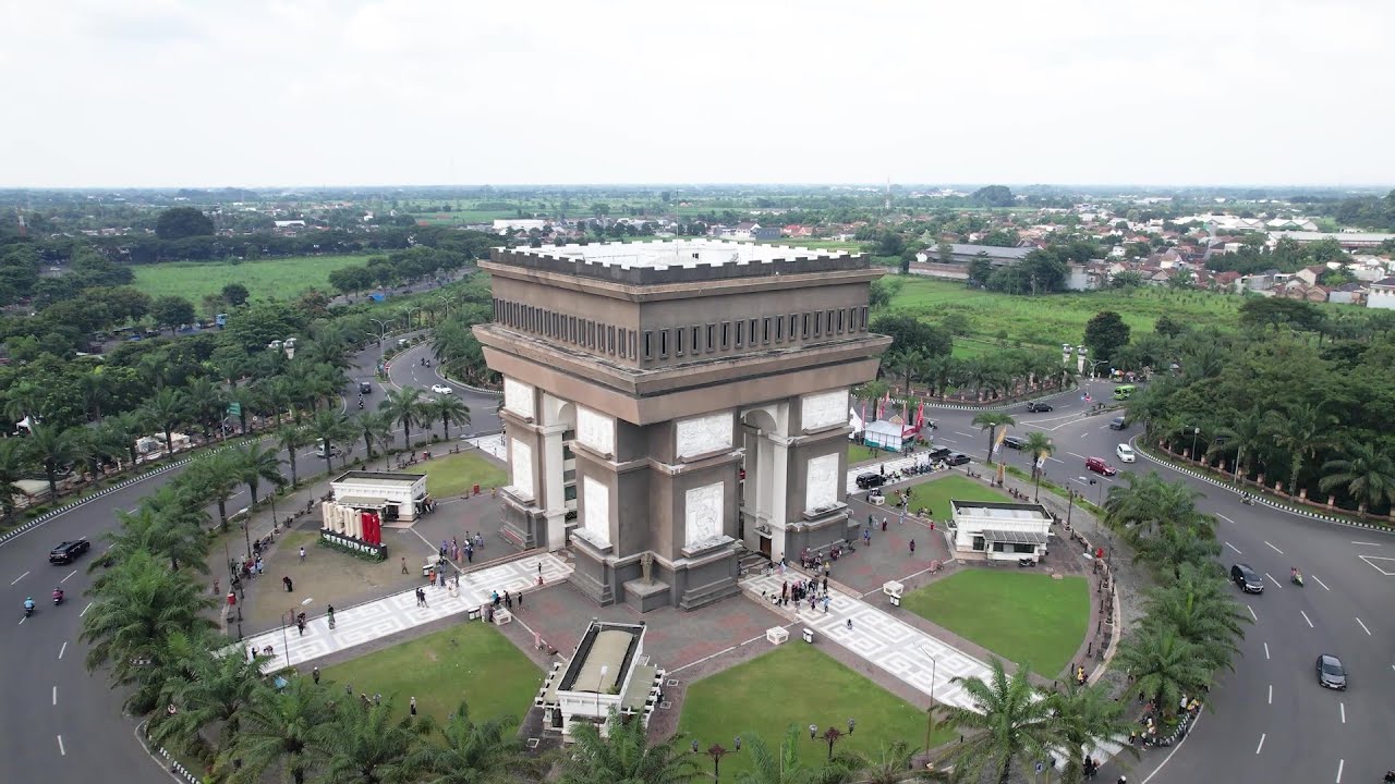 Gowes Simpang Lima Gumul Kediri | Sewoen Aerial
