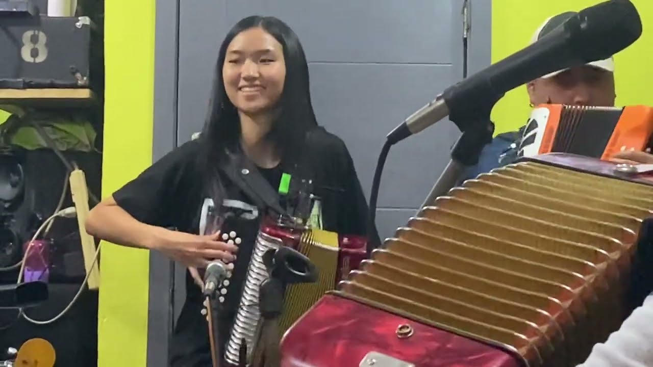 La cumbia de los estados (Karla Ro , Son del Peñón, La coreañera y Joss )