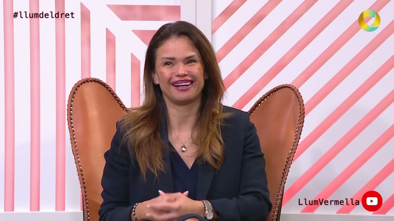 LLUM VERMELLA amb Manel Vega cap.9 - Erika Torregrossa, advocada