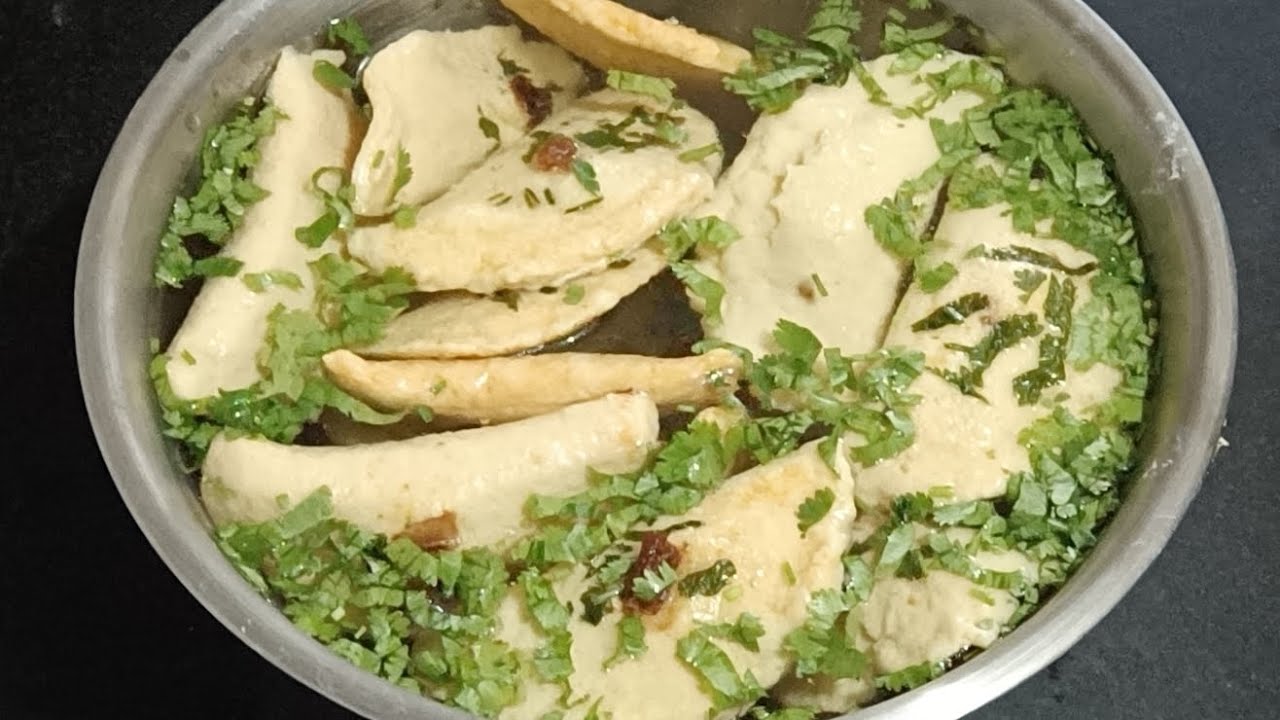 दही वाली होली स्पेशल उड़द दाल की गुजिया। उड़द दाल की गुजिया बनाने की बहुत ही आसान विधि। गुजिया चाट। 