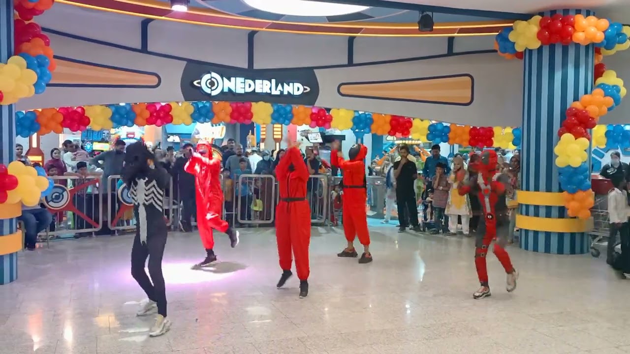 dance performance at #luckyonemallkarachi #onederland #squidgame #moneyhiest #spiderman #batman