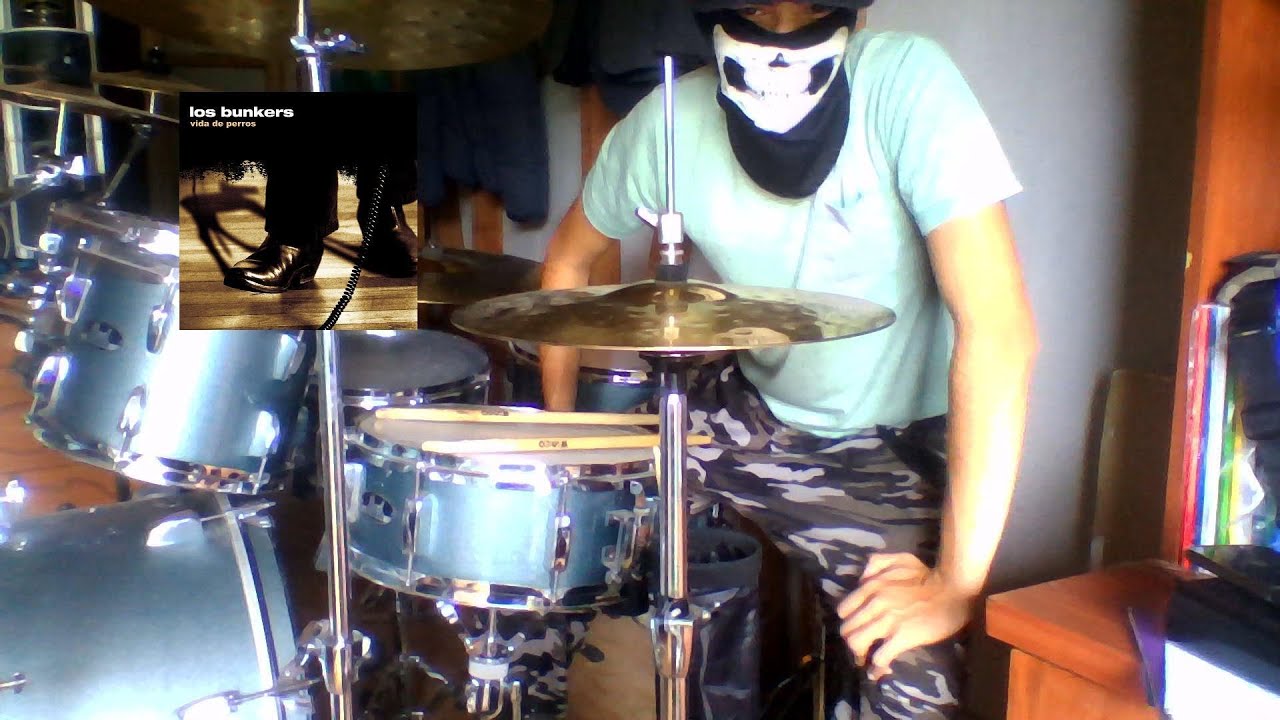 Llueve sobre la ciudad  de los bunkers (cover en bateria)