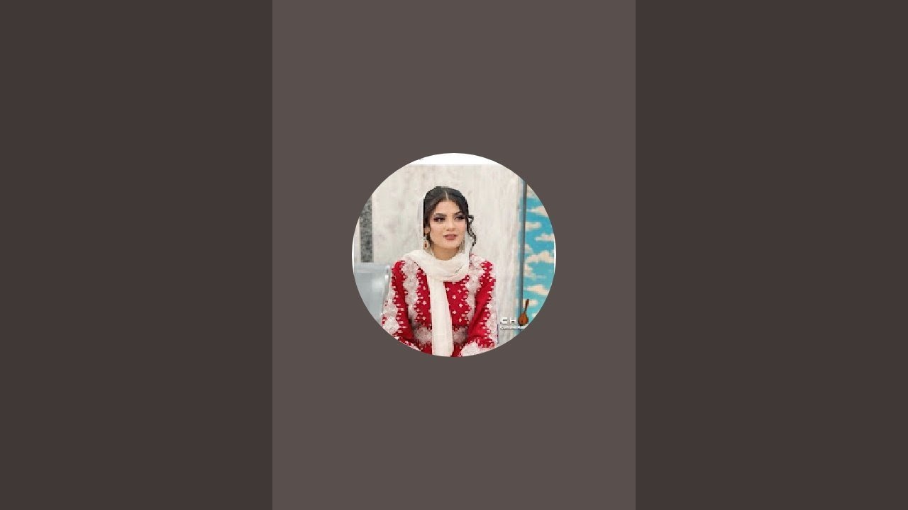 Fatimeh karimi  überträgt einen Livestream.