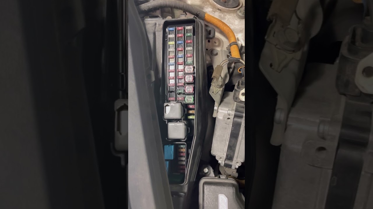 2008 Lexus LS460 headlight blinking when car is off