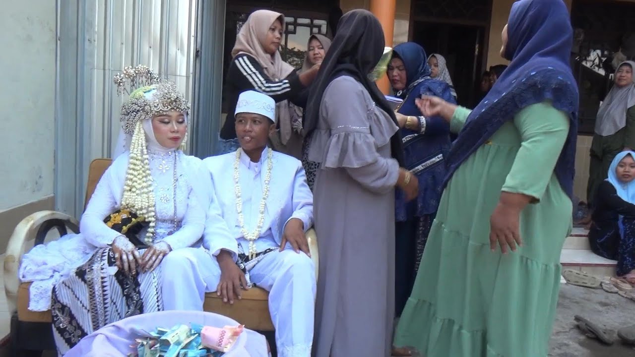 PENGANTIN BANYAK MENDAPAT UANG SANGU DARI SAUDARA DAN TETANGGA