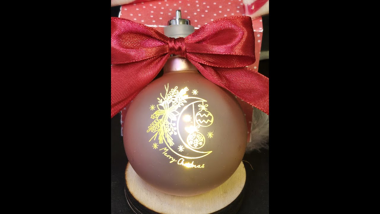 Gravure sur boule de Noël en verre avec une Xtool M1/ M1 Ultra