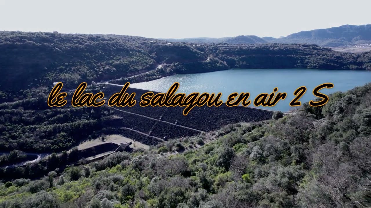 le lac du salagou en drone