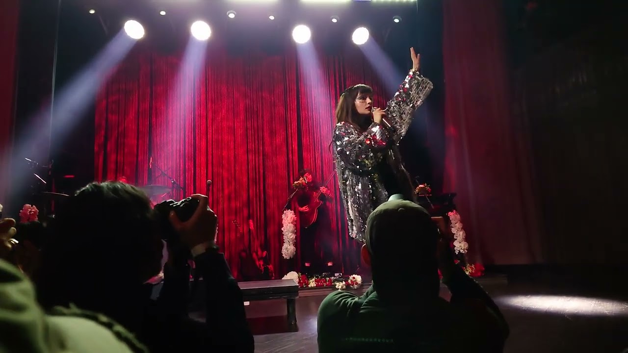 Lauren Mayberry (of Chvrches) - Mantra, LIVE @ August Hall, San Francisco, Sep 29, 2023, Solo tour