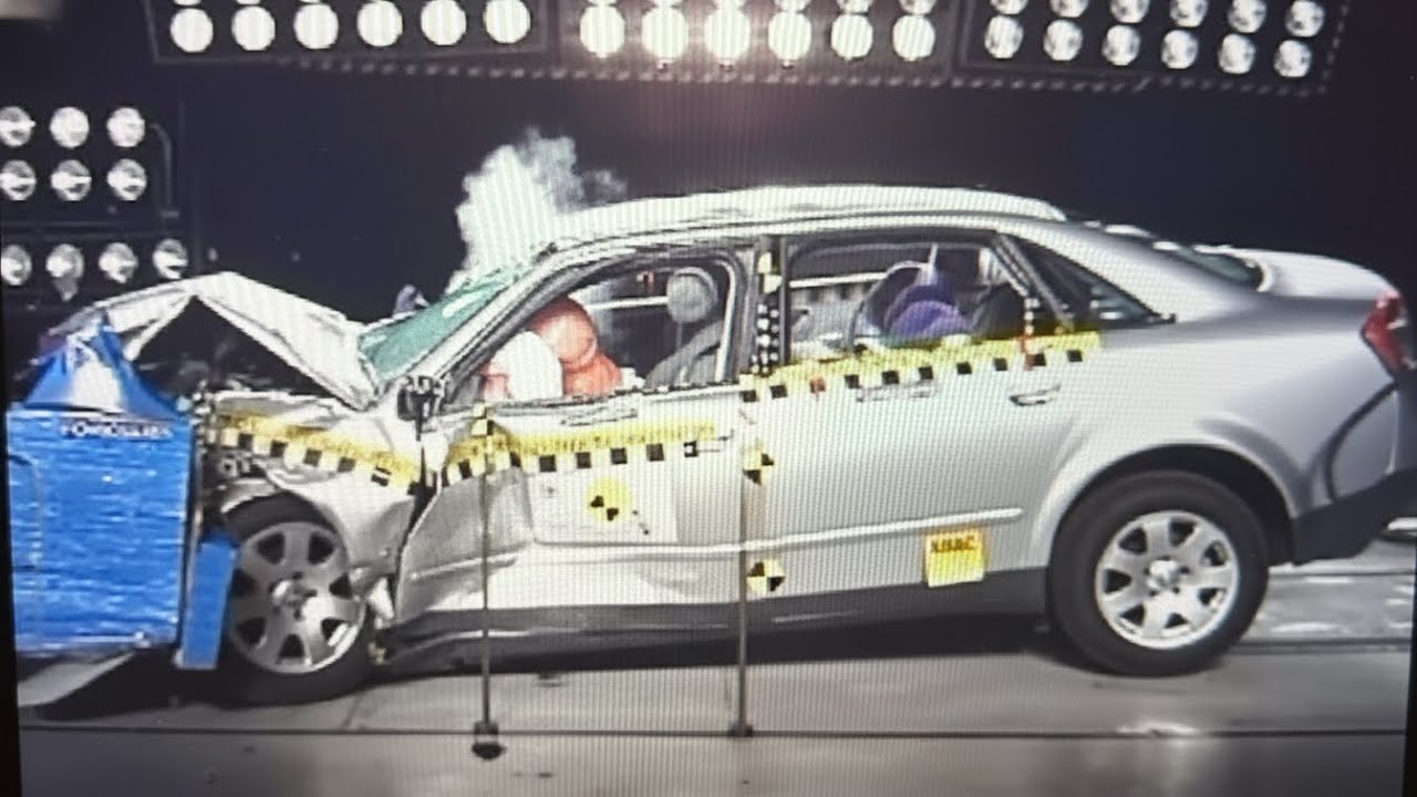 Эволюция безопасности Audi A4: результаты краш-тестов с 1995 года по настоящее время.