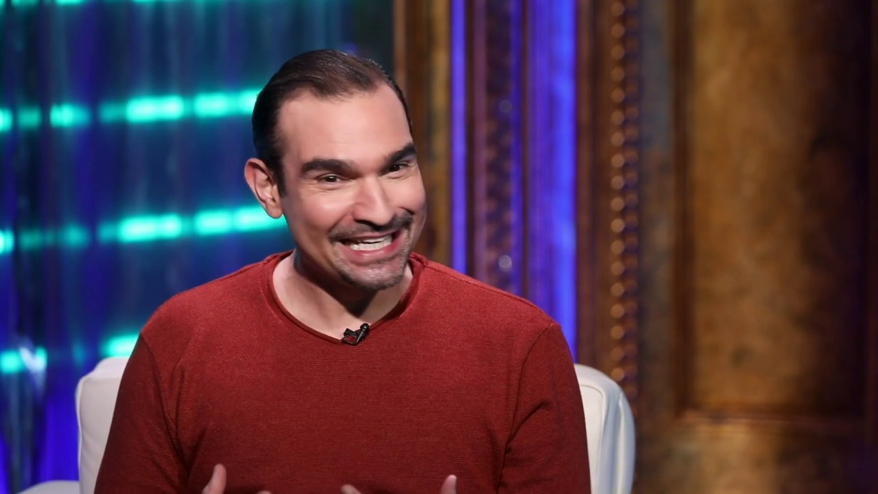 Show People Clip: Javier Mu&ntilde;oz Discusses the Moment He Decided 