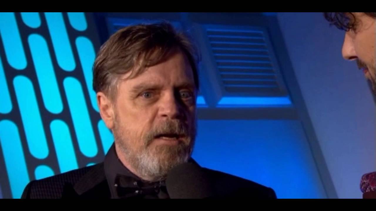 Mark Hamill Interview - Star Wars The Force Awakens European Premiere Red Carpet