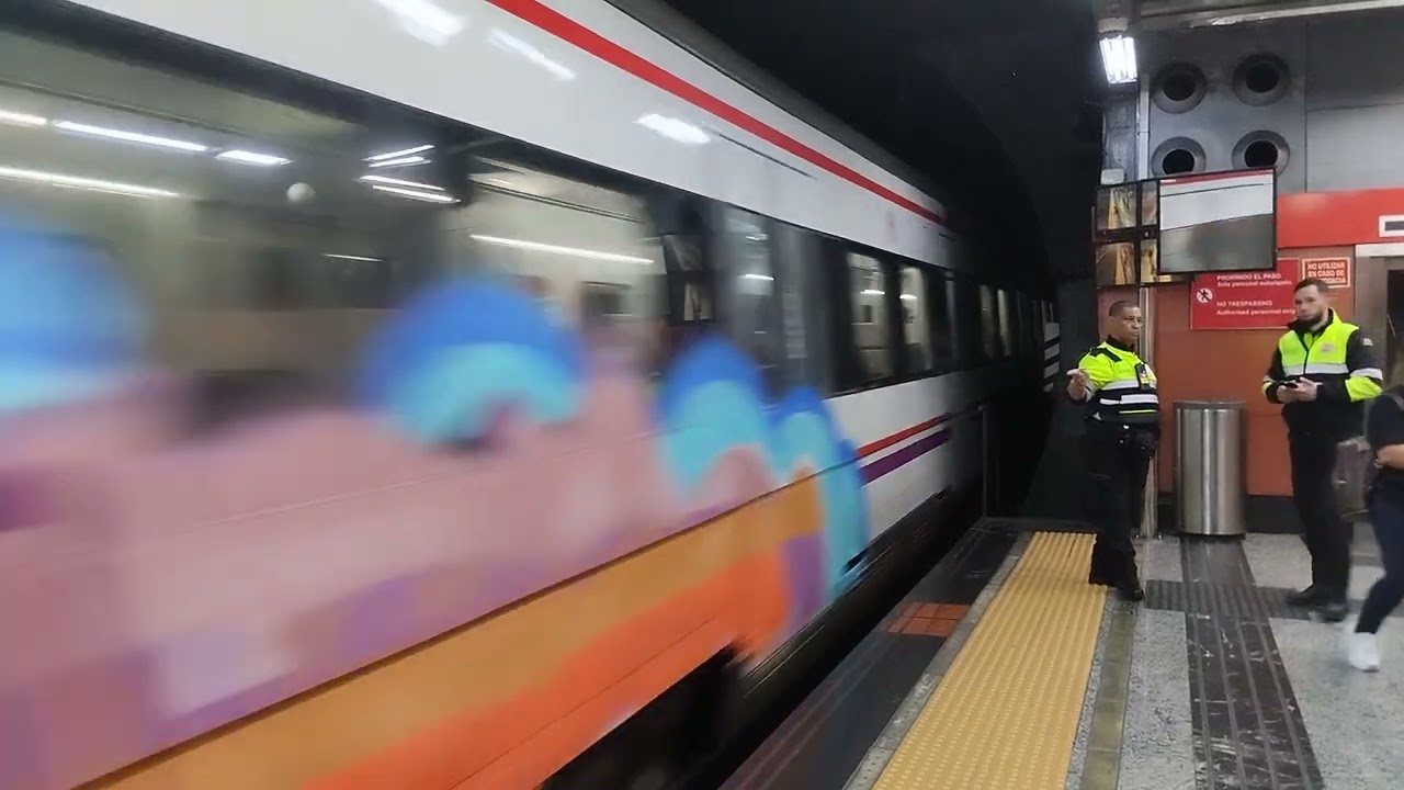 Unidad UT 446 efectuando salida de la estación de Sol dirección Guadalajara - Renfe Cercanías Madrid