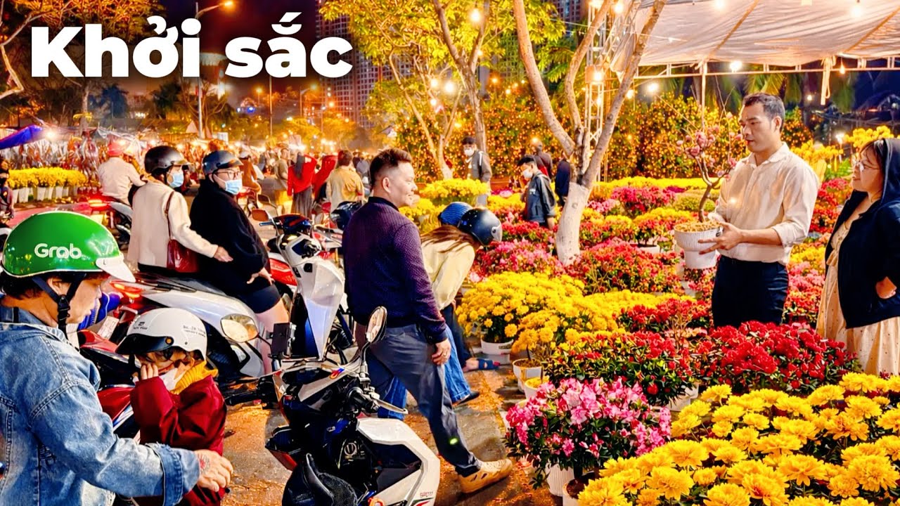 Chợ hoa Xuân bắt đầu khởi sắc, người bán bớt lo