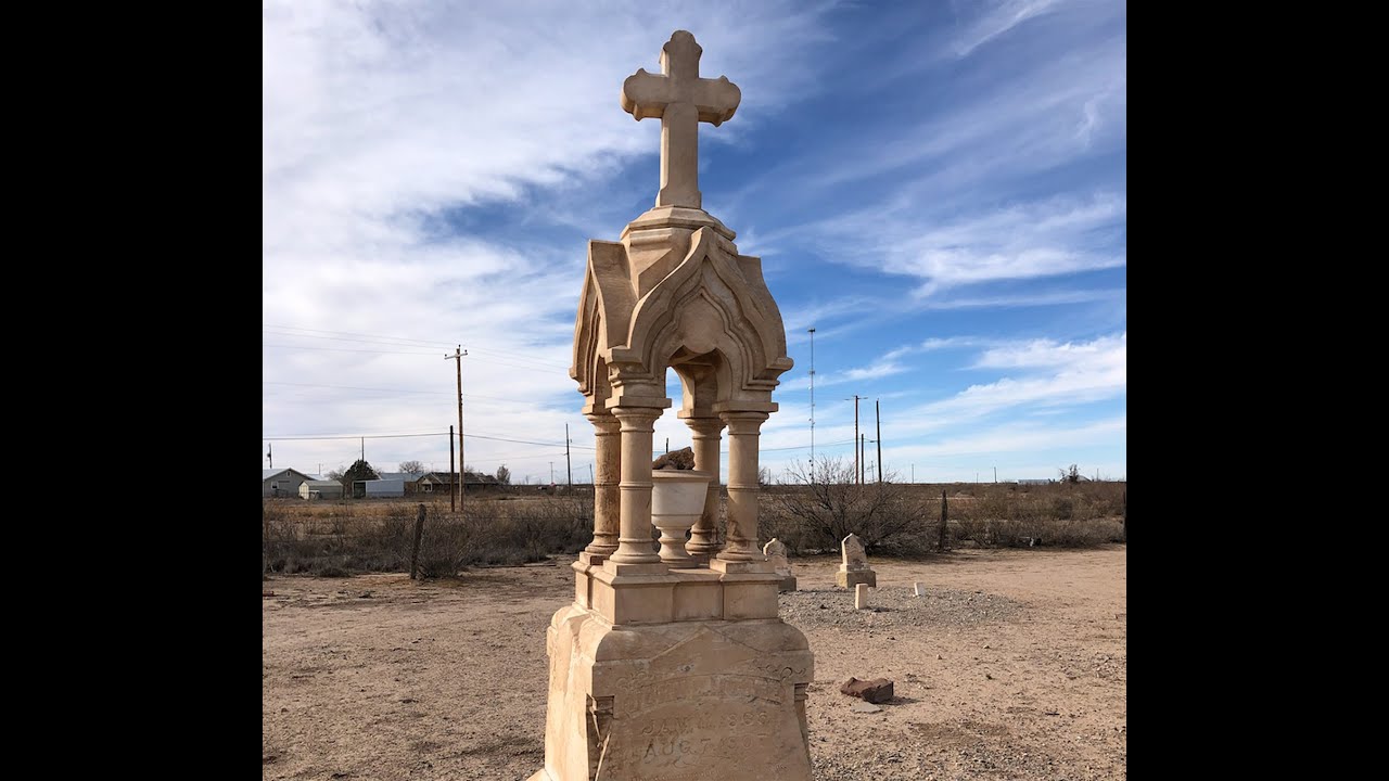 Toyah, Texas Cemetery in the Desert | Walking Old Graveyards