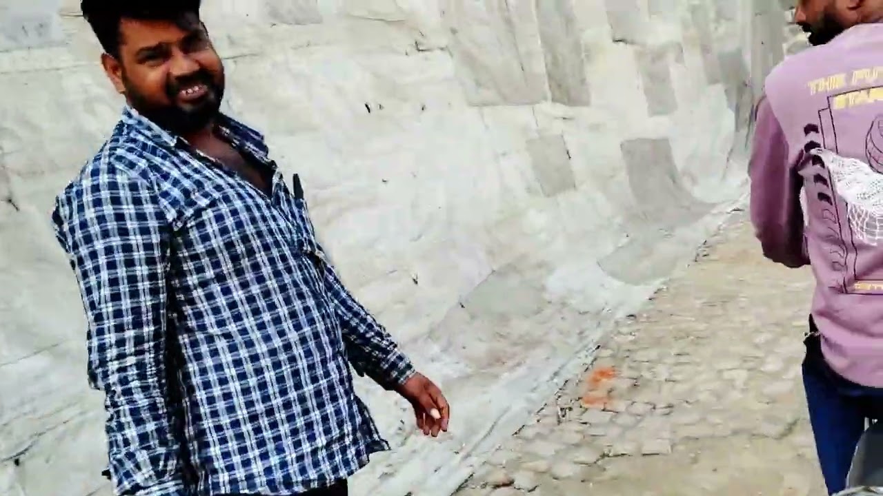आज हमारा गाड़ी काली हो गया and washing bhi karva Liya hai 🤤