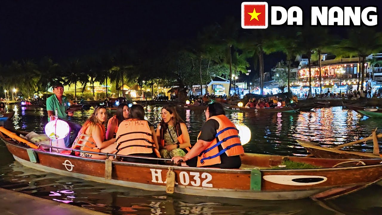 DA NANG VIETNAM Nightlife - Hoi An at Night Is Overwhelmingly Crowded Why Everyone Come Here