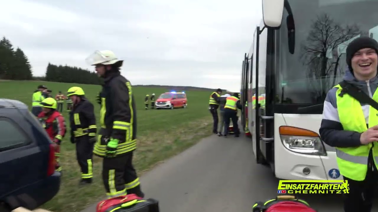 Alamierung ankommende FFler ausrücken Feuerwehr, Verhaften von Ruhestörern Cämmerswalde Erzgbirge