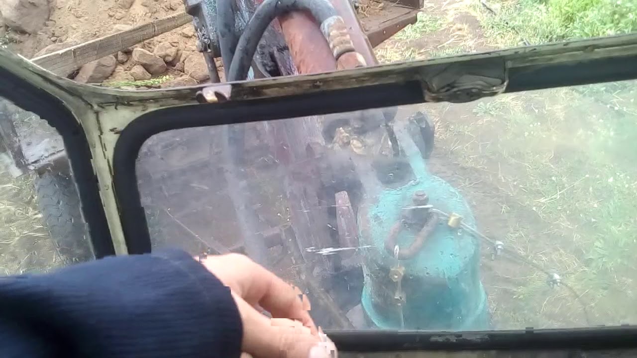 ЮМЗ6 ЭО2621+2ПТС4 копает пруд!