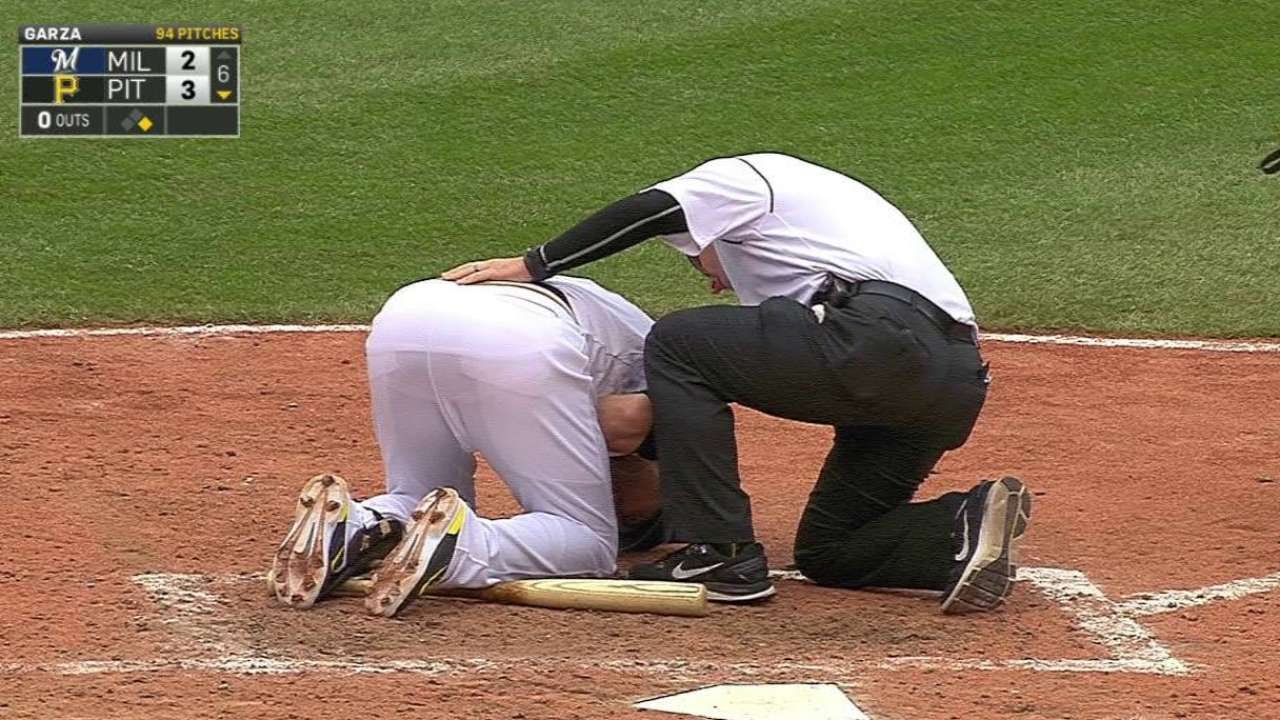 MIL@PIT: Mercer leaves after getting hit by a pitch