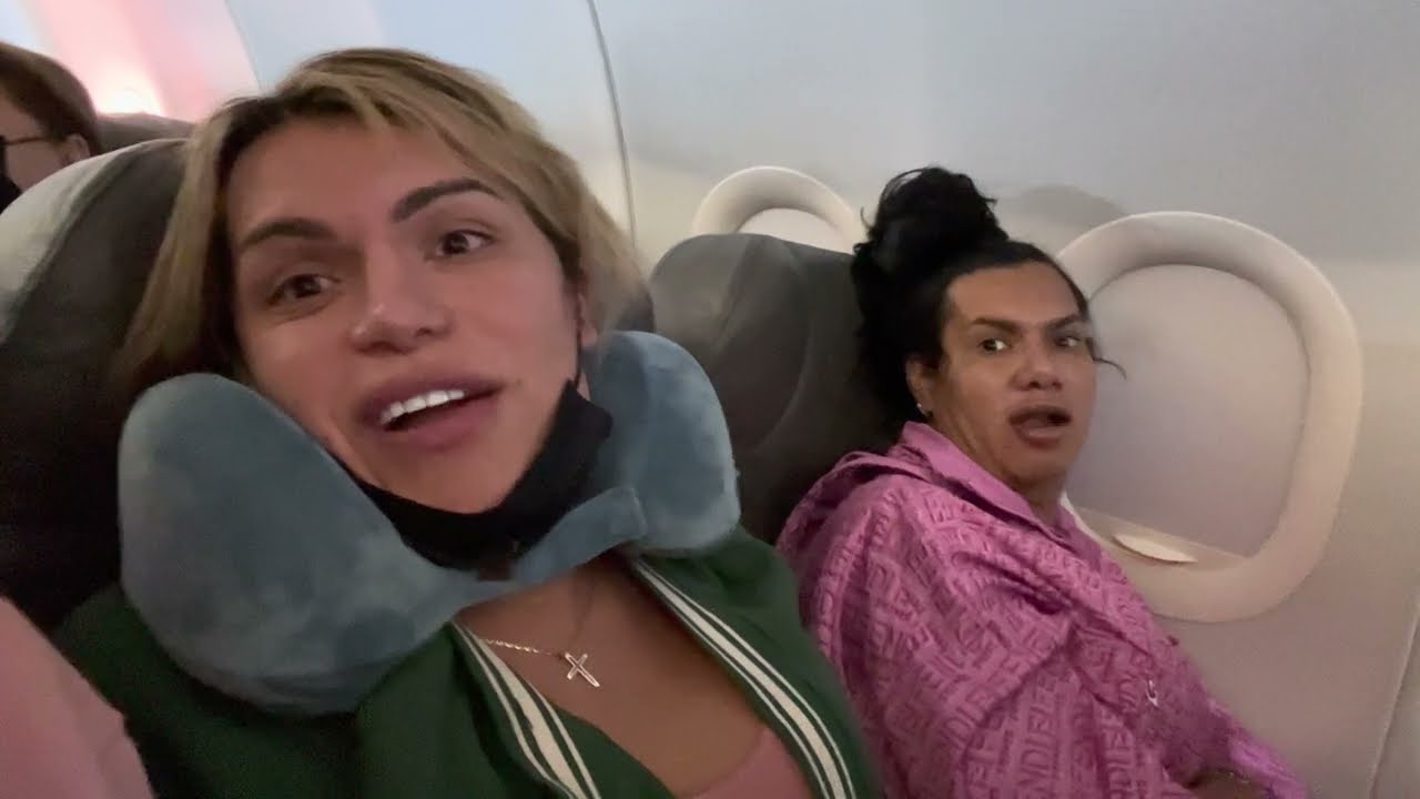 Hola vamos en el avión con Wendy y Kimberly￼