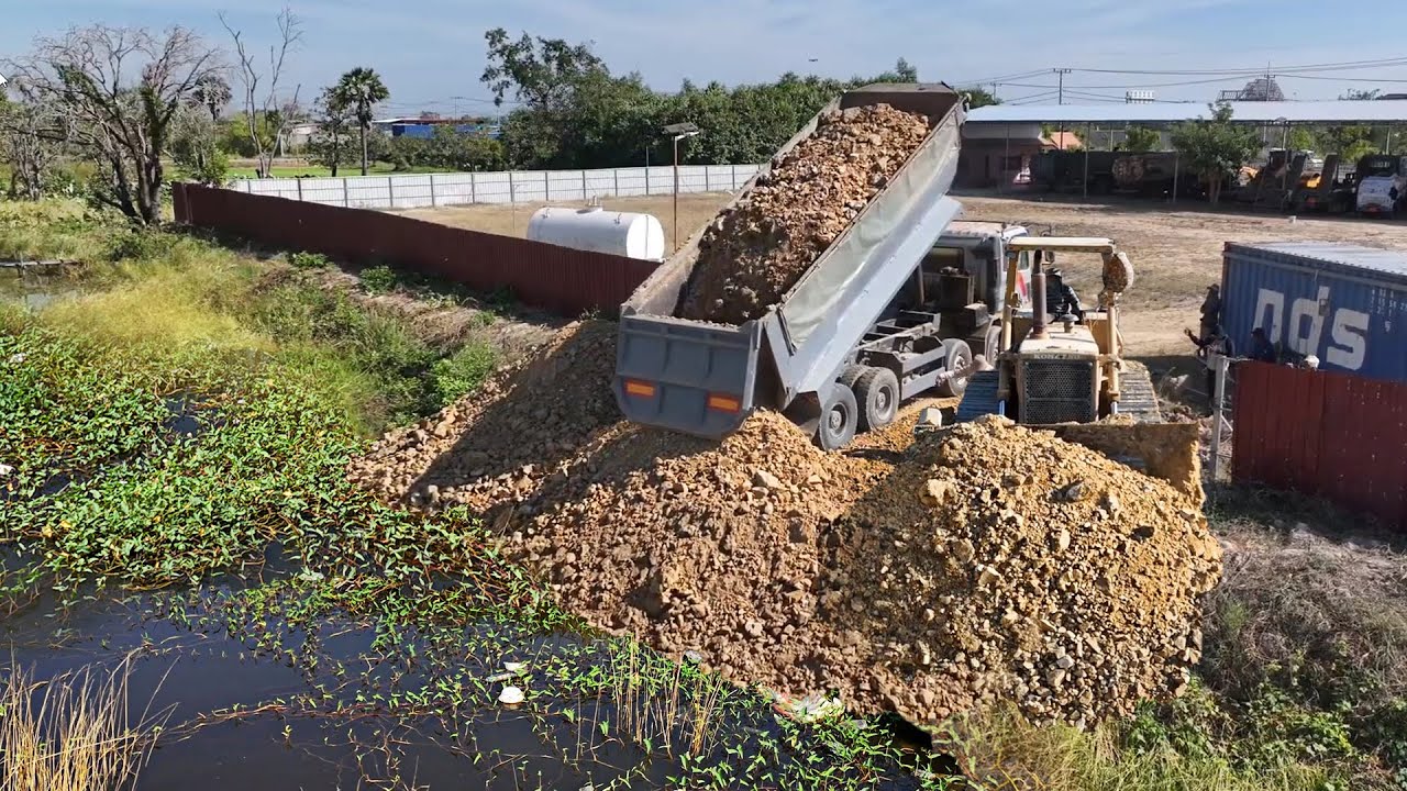 Expert Technique Landfill Huge Flood Area by 25ton Trucks Dumping Stone Soil & Skill D53A dozer push