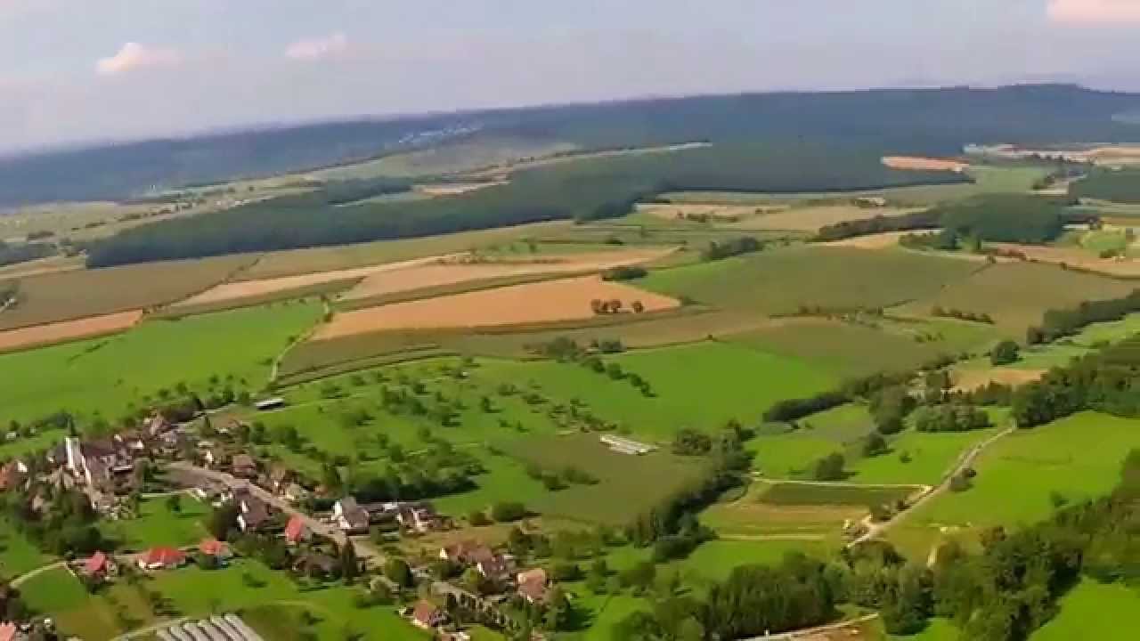 Le Sundgau vu du ciel Wolschwiller au pied du Raemel