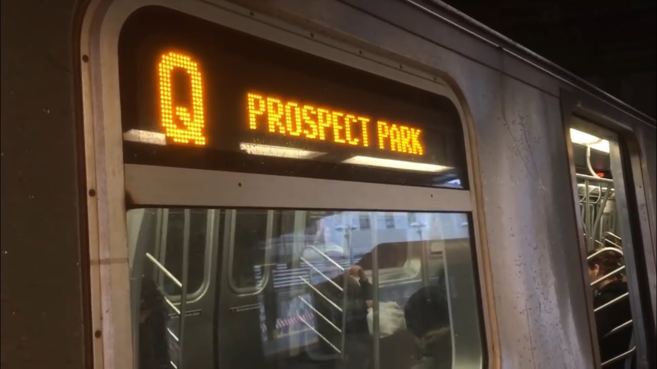 BMT Brighton Line: Coney Island and Prospect Park bound (Q) Trains @ Newkirk Plaza (R68A, R160)