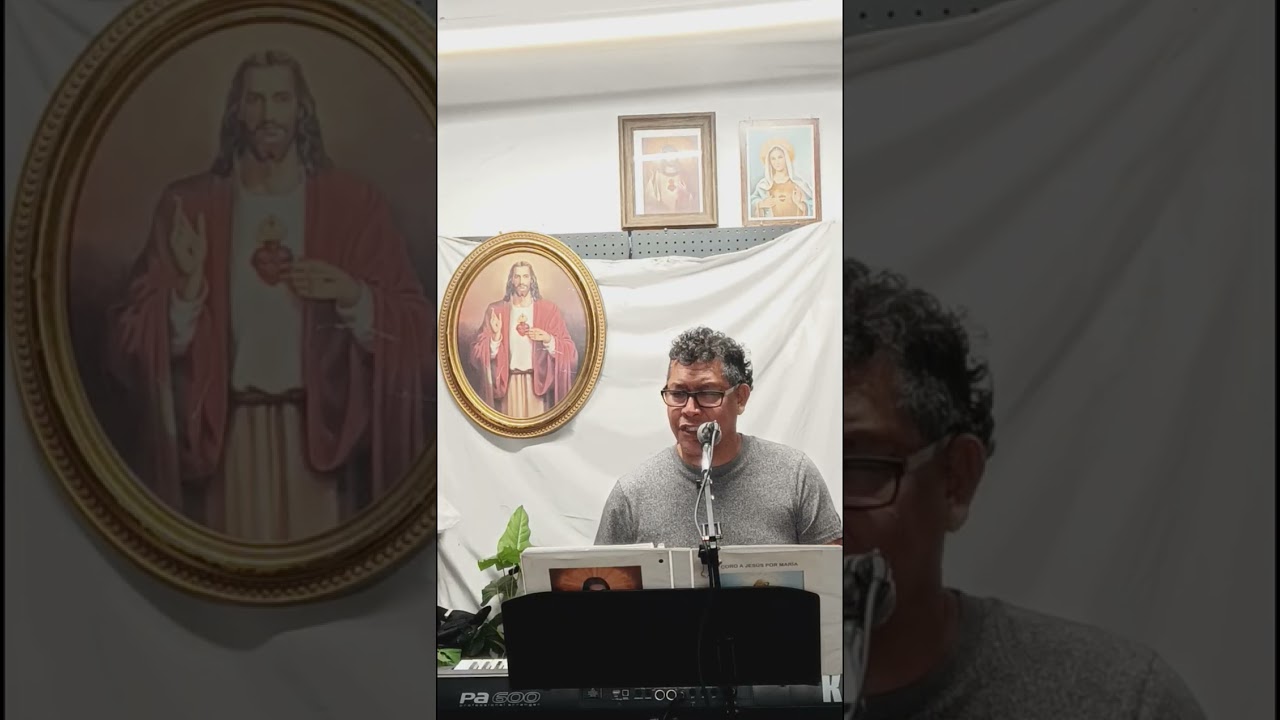 Victor Flores cantante católico.                  Alabare Y Baja El Rio