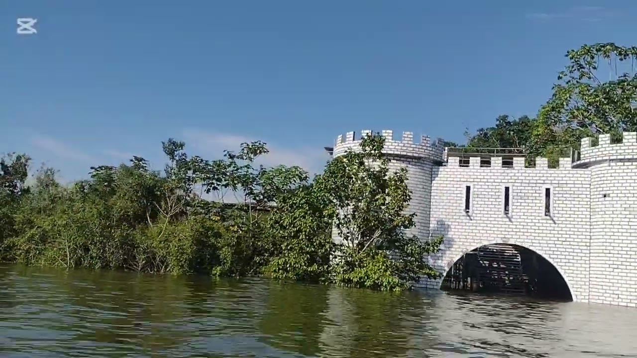 Encontramos un castillo abandonado😱😱
