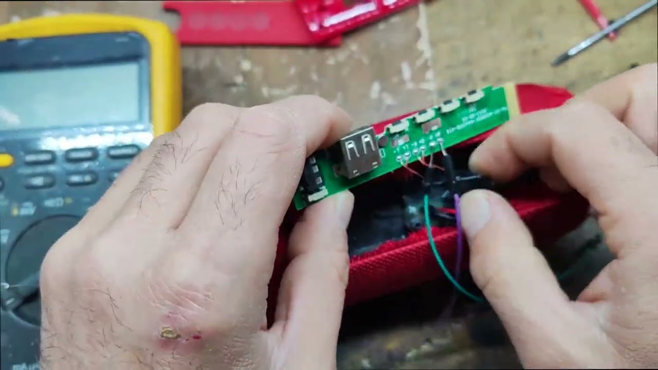 USB şarj soketi bozulmuş! Soketi değiştirelim!!!  Bluetooth hoparlör(ses bombası) #usb
