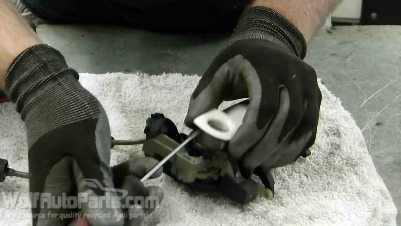 How to Remove the Exterior Door Handle - B6/B7 Audi A4 2002-2008 (Wolf Auto Parts)
