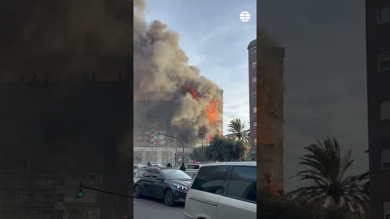 Arde un edificio entero de 14 plantas en Valencia #Incendio #Valencia #Edificio