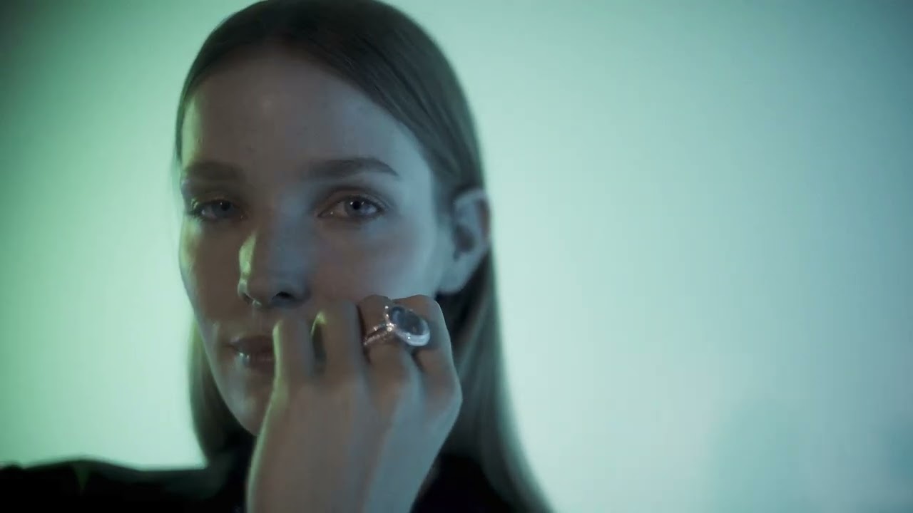 TAMARA COMOLLI X VOGUE 202210 HERO MOVIE WITH HEADLINES 1920x1080