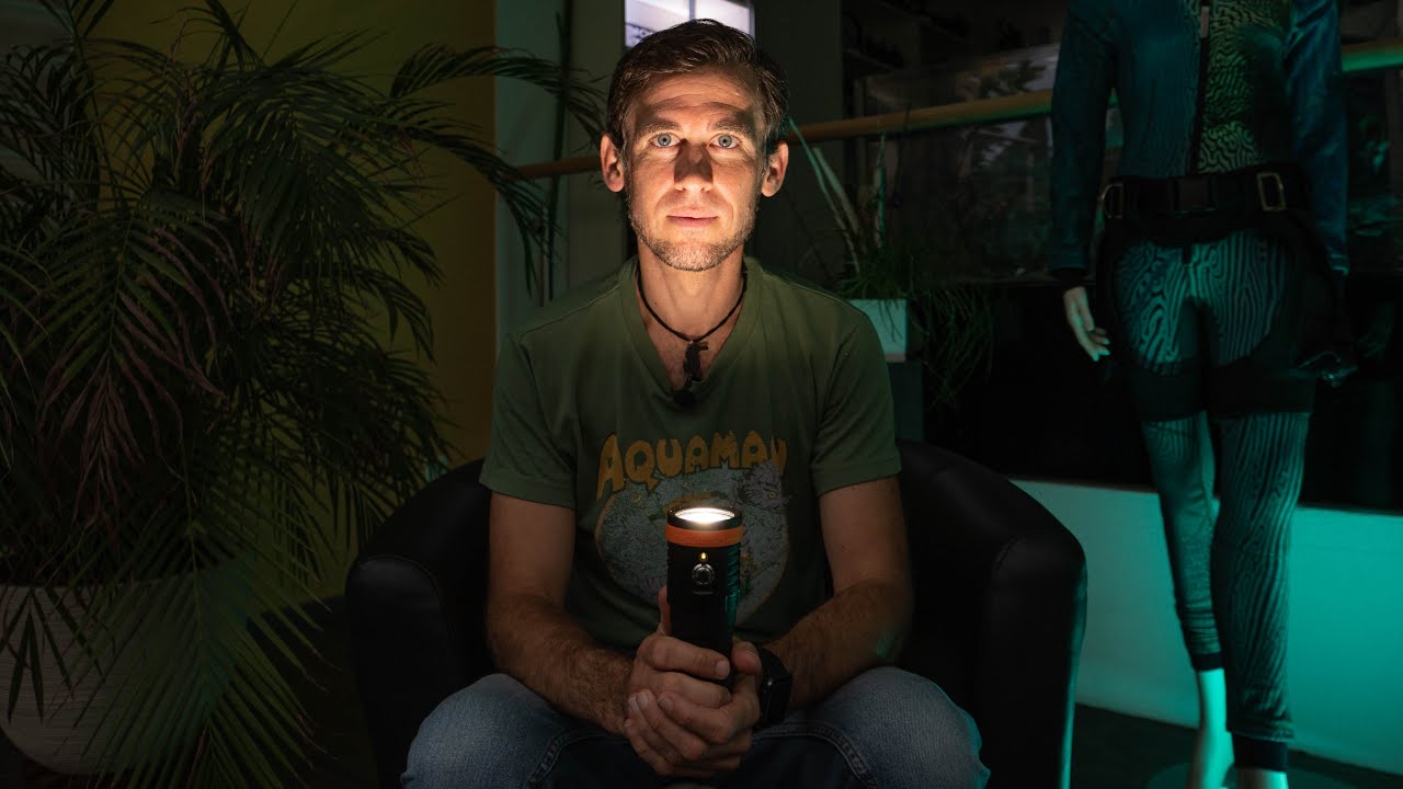 OrcaTorch D910V Review ⎜ Affordable 5000 Lumen video light