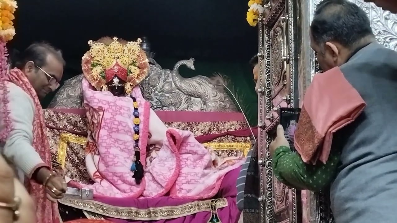 श्री राधावल्लभ जू के मंगला आरती दर्शन 17.12.25 #radhavallabh #radhadamodar #radharaman #radhika 🙇‍♀️