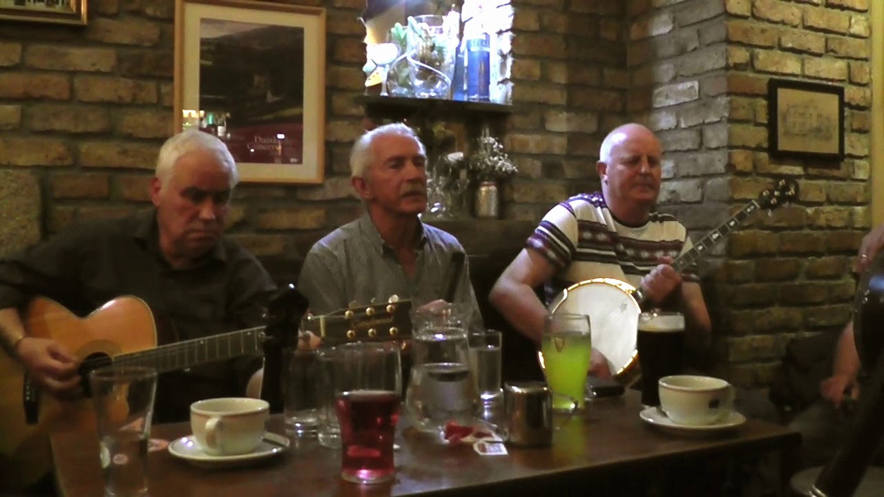 Traditional Irish Music Session in Mick Doyles Pub, Graignamanagh, County KIlkenny, Ireland
