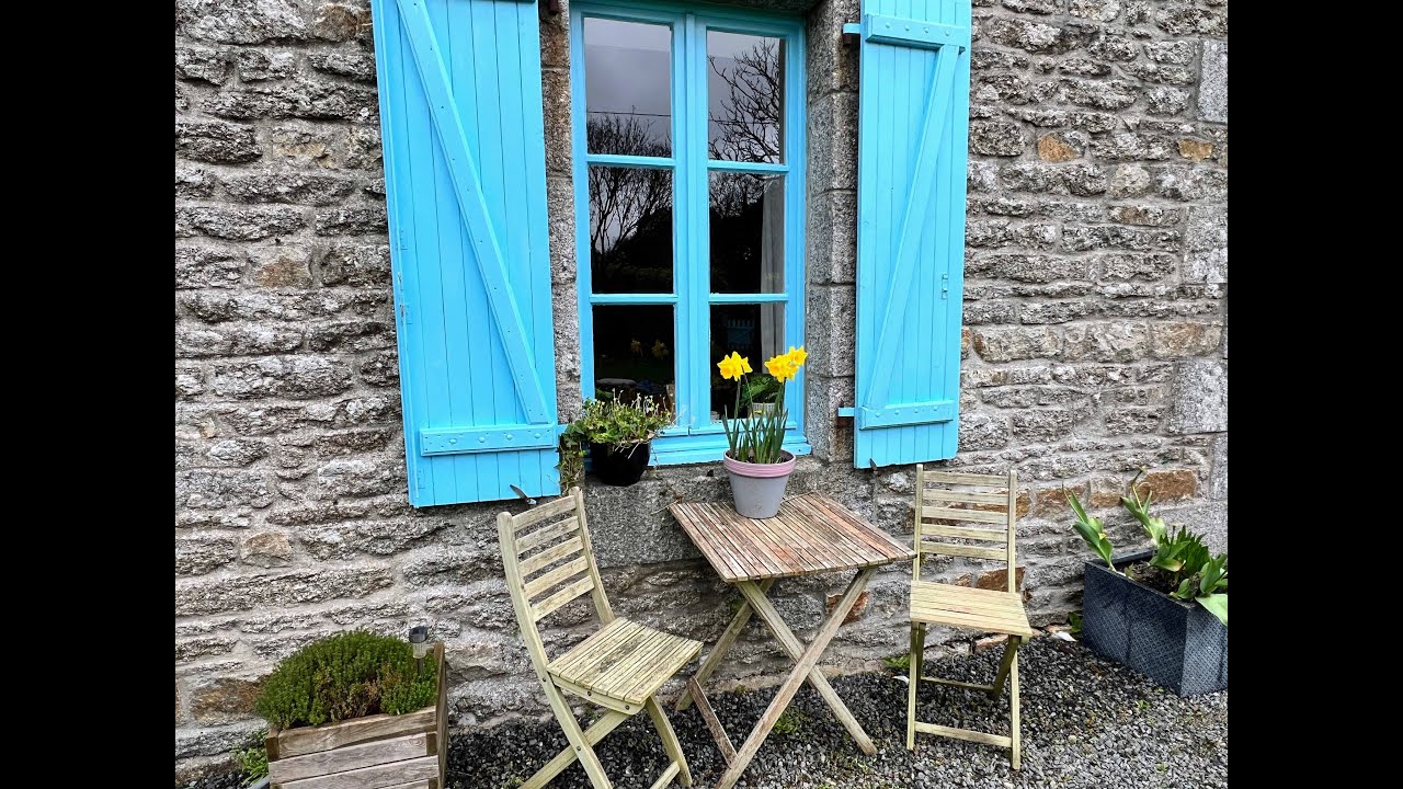 #1 - Vivre En France - Our first week in our house in Brittany (France)