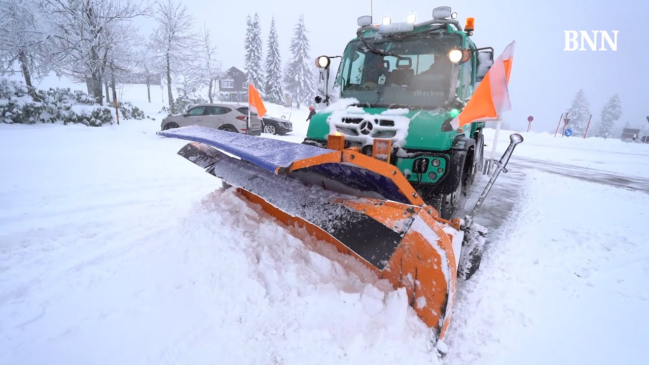 Mit dem Schneepflug über die Schwarzwaldhochstraße