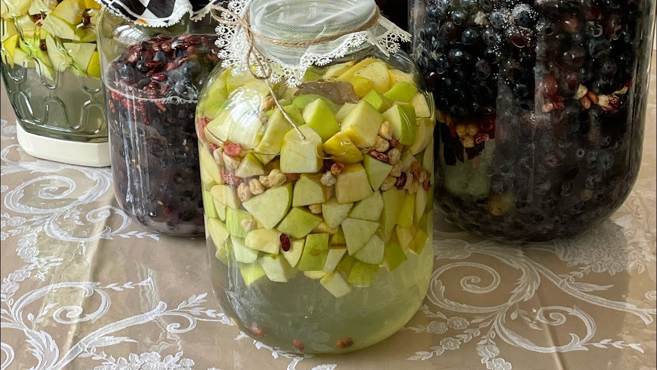 Азербайджанская кухня. Виноградный и яблочный уксус. Üzüm  və alma sirkəsi.