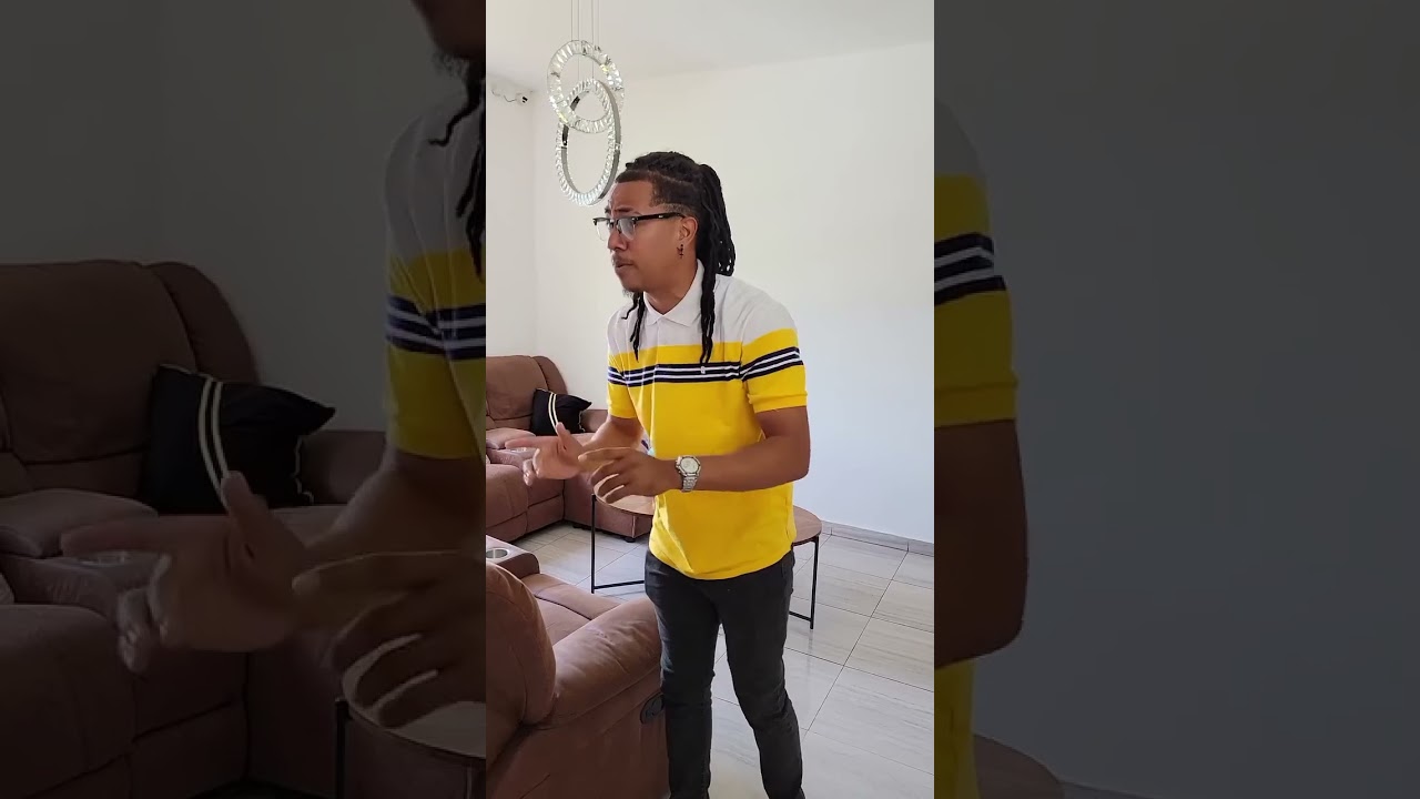 Nunca prestes dinero no importa que tan triste sea la historia. }Mariely Medina }2025