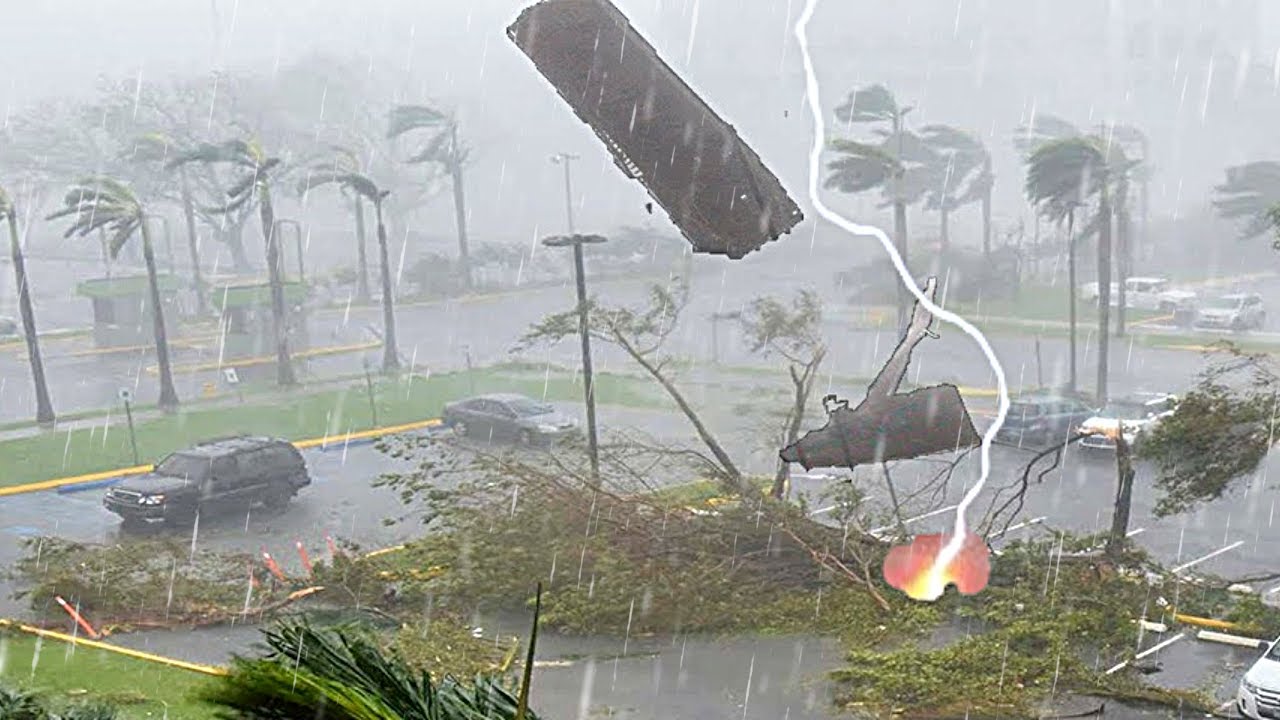 Wind of 100 km/h! Crazy storm destroys Antalya, Turkey