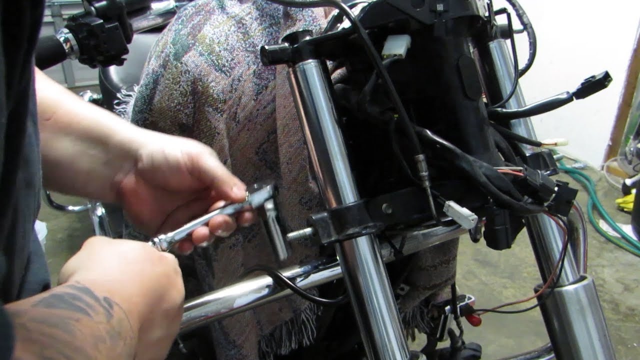 Установка комплекта усиленных пружин Progressive на Harley Touring — GetLowered.com