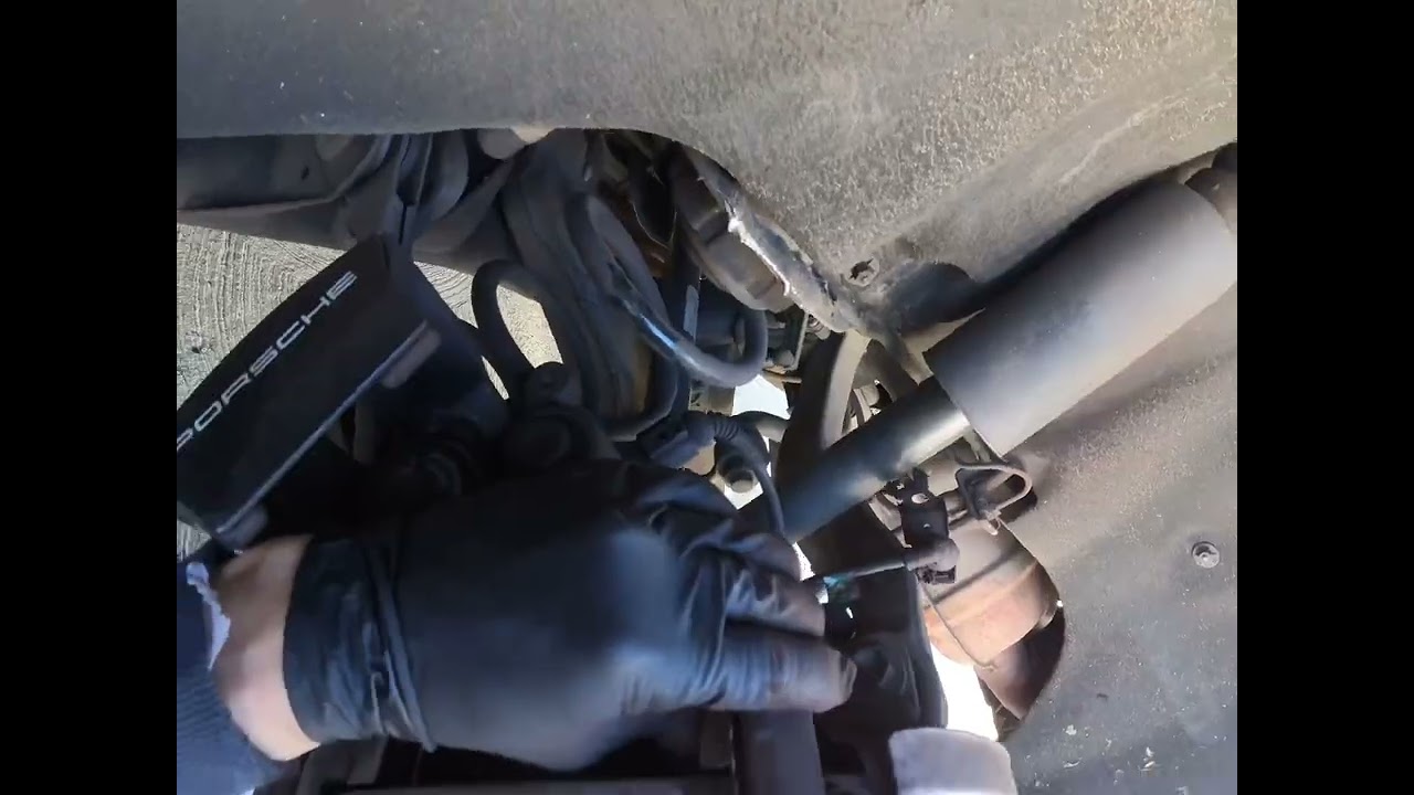 Porsche Macan Change Rear Brake pads 