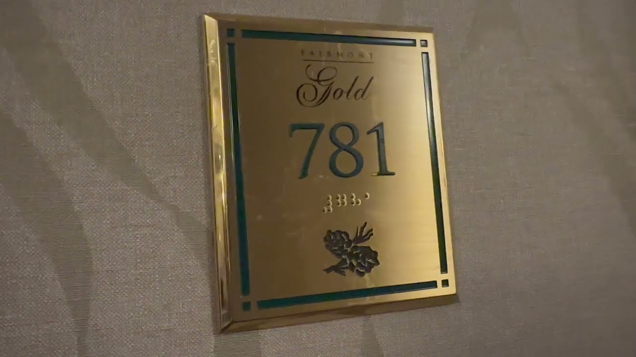 Fairmont Chateau Lake Louise - GOLD room 781 tour