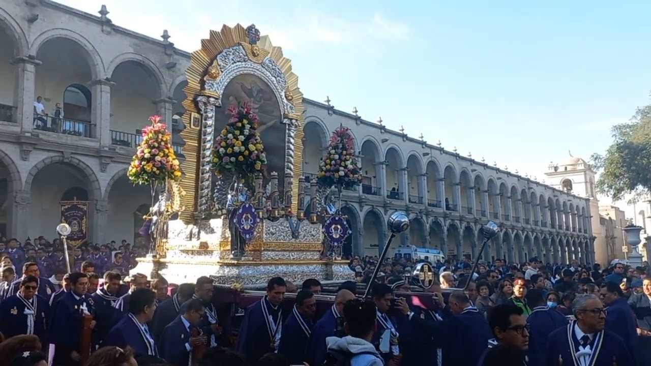 Procesion del Señor de los Milagros Arequipa. 01 de octubre del 2024. (3).